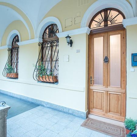 Rustic Elegance Appartement Boedapest Buitenkant foto